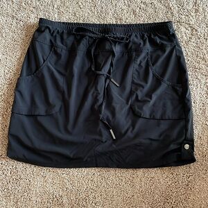 This is a XCVI Wearables Black JETT SKORT Women’s Sz. LARGE